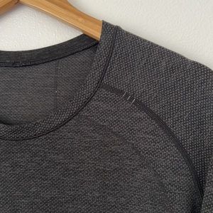 Lululemon Men’s Metal Vent Tech Shirt Size Large